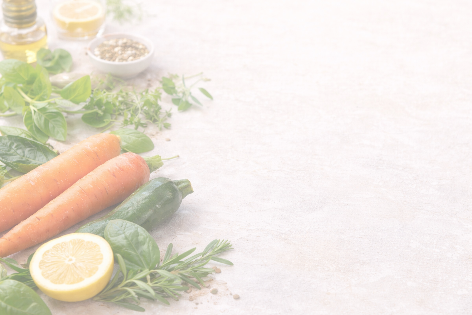 Frische histaminarme Lebensmittel mit Gemüse, Kräutern und natürlicher Ernährung als Symbol für bewussten Lifestyle